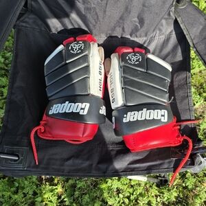 Black and Red Hockey Gloves